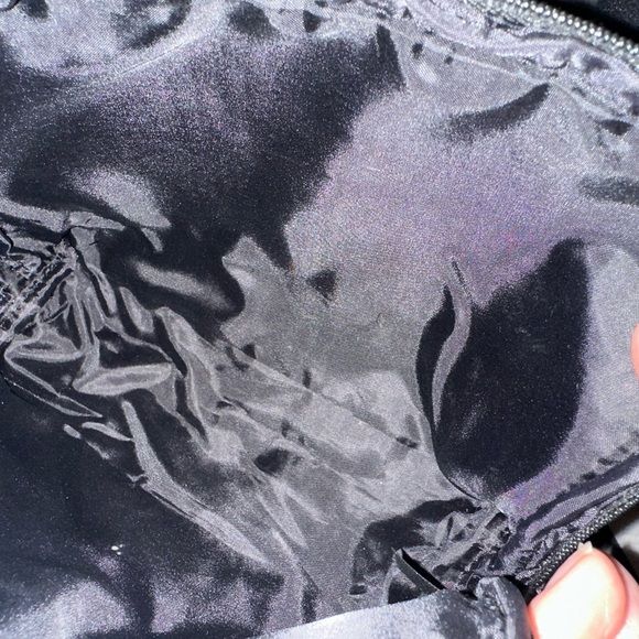 IT Cosmetics Airbrush Flawless Foundation Brush KER90W Bundle IT Makeup Bag New - Picture 14 of 14